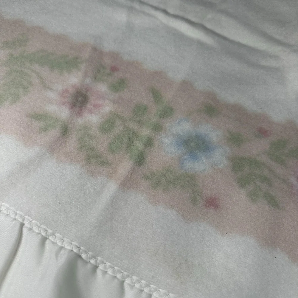 Vintage North Star Buttercup Baby's First Blanket Satin Trim Floral Pastel Fleec